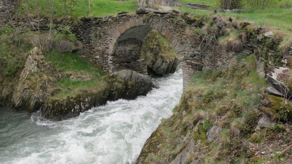 Отель Pensio La Creu Эстерри-д'Анеу Экстерьер фото